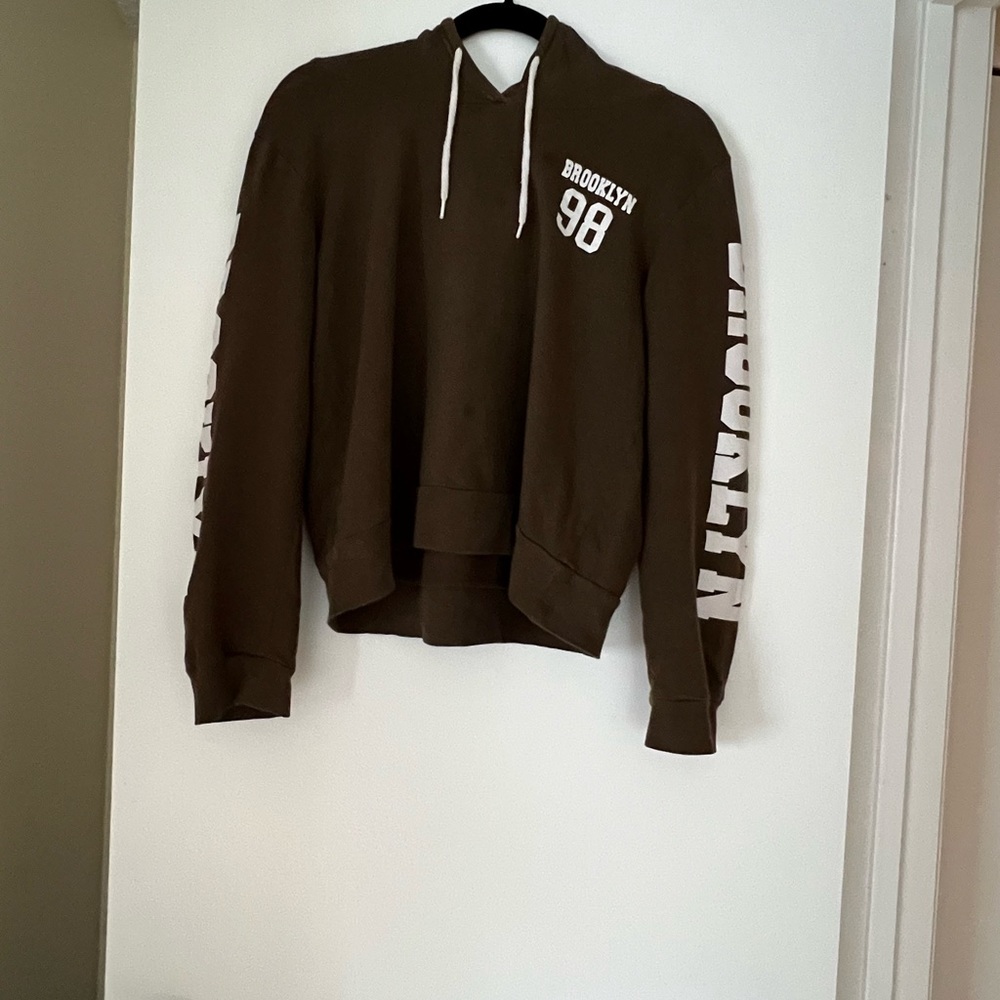 100% cotton PULLOVER hoodies. ON FIRE brand. A hunter green color. Size L.Comfy!